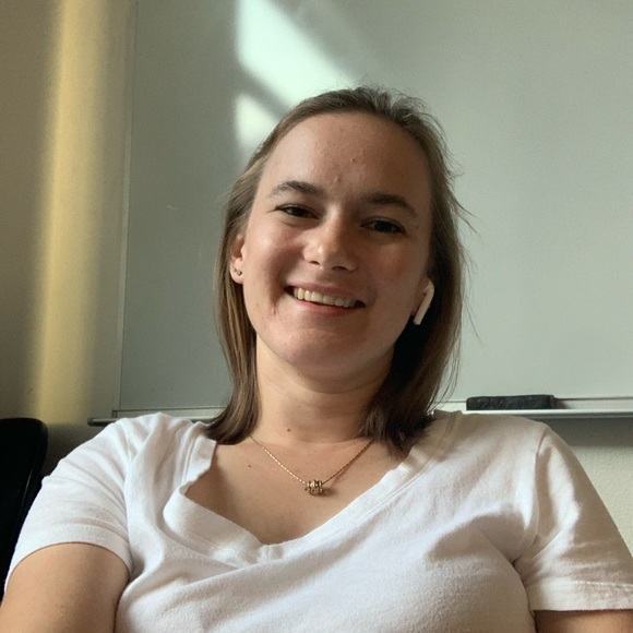 Meet your Posher, Abby - Picture 1 of 1